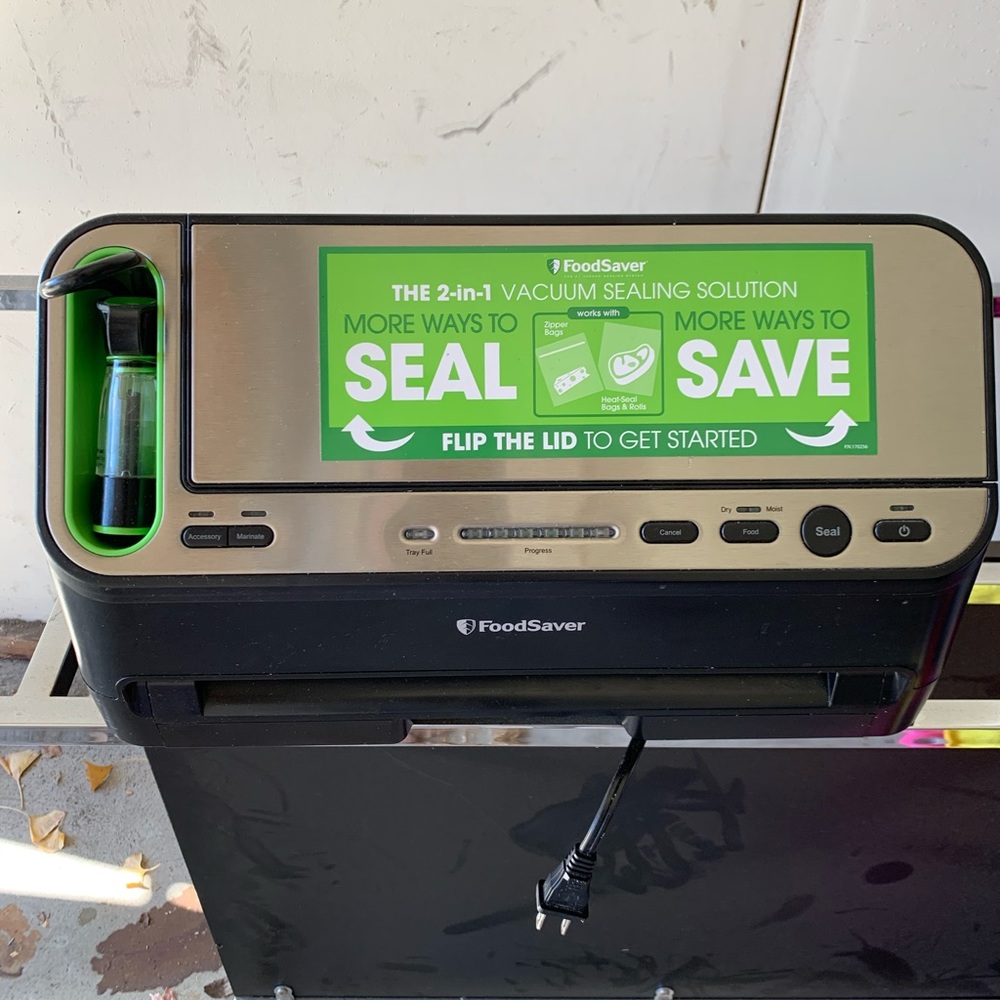 Vacuum sealer